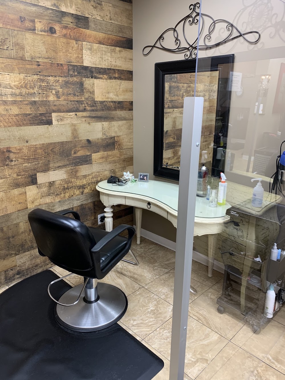 Dirty Looks Hair & Bodyworks