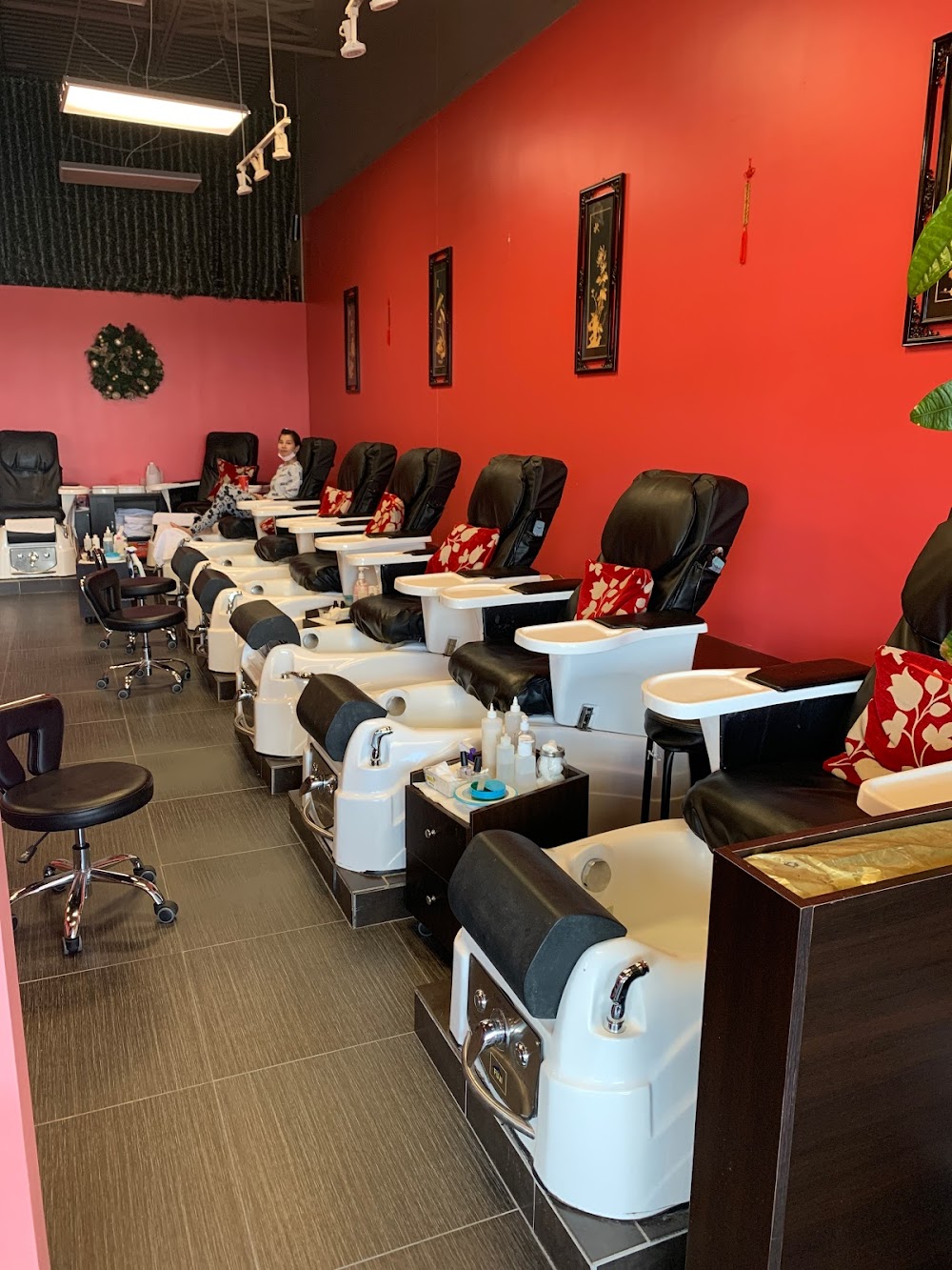 Happy Nails Happy Life