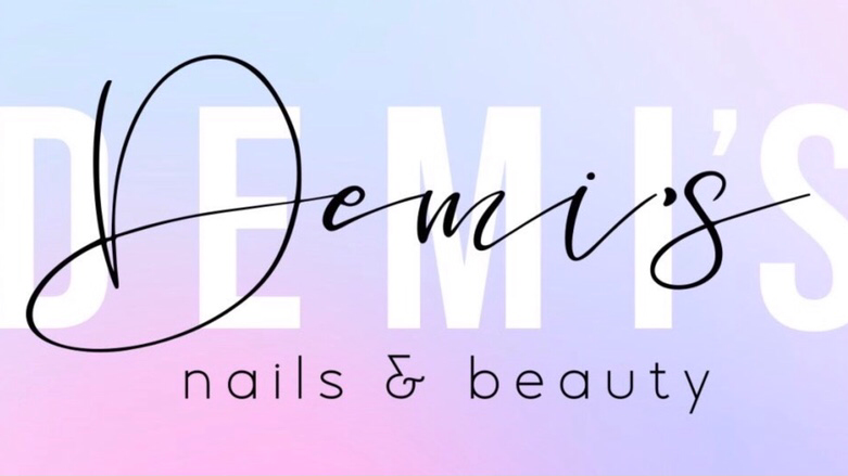 Demi’s nails and beauty