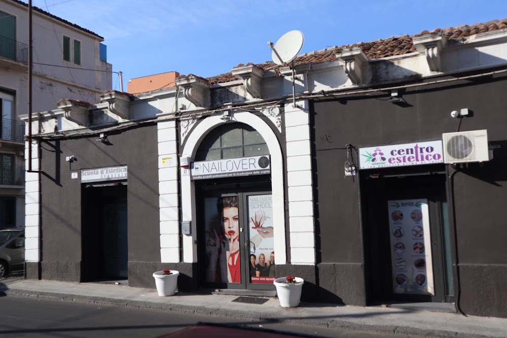 Centro estetico Nails&beauty (la tua bellezza prima di tutto) Uomo -Donna