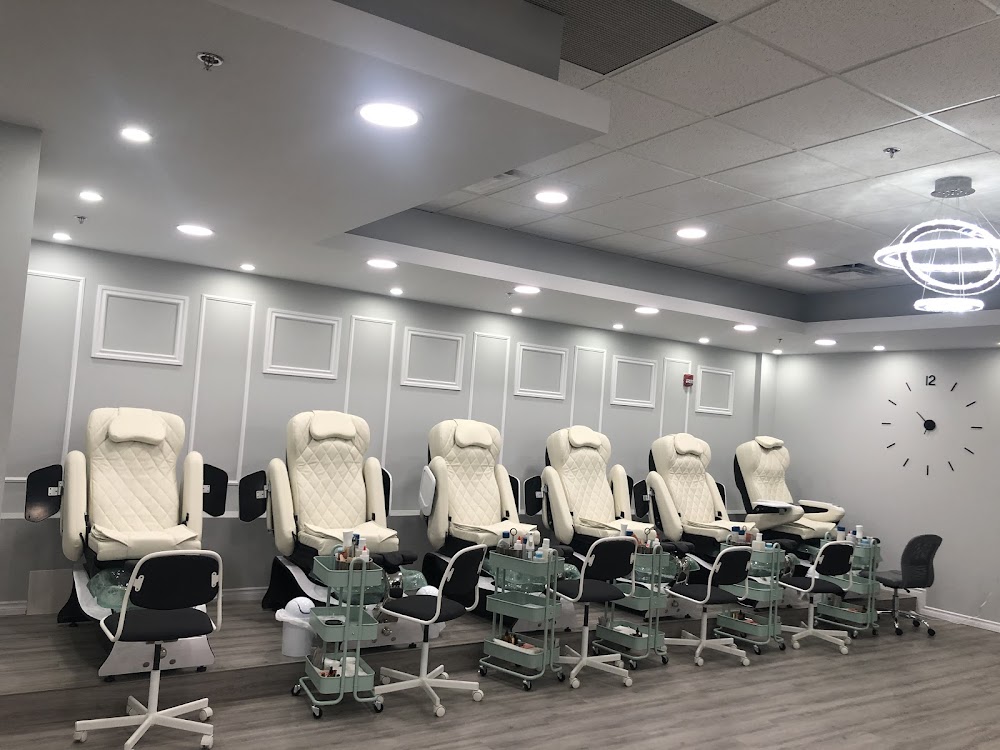 Lux Nail Studio