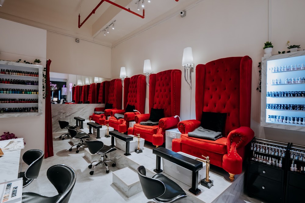 Bling Bling Nails Novena