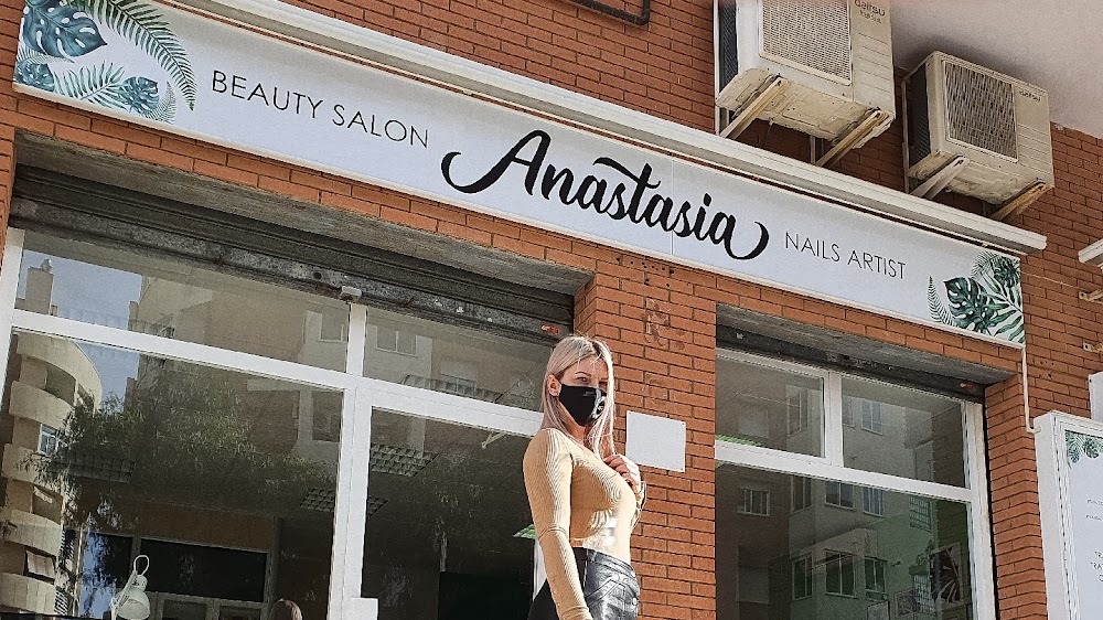 UÑAS SALOU-ANASTASIA NAILS ARTIST