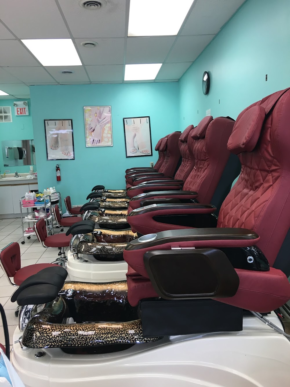 S & C Nail Salon