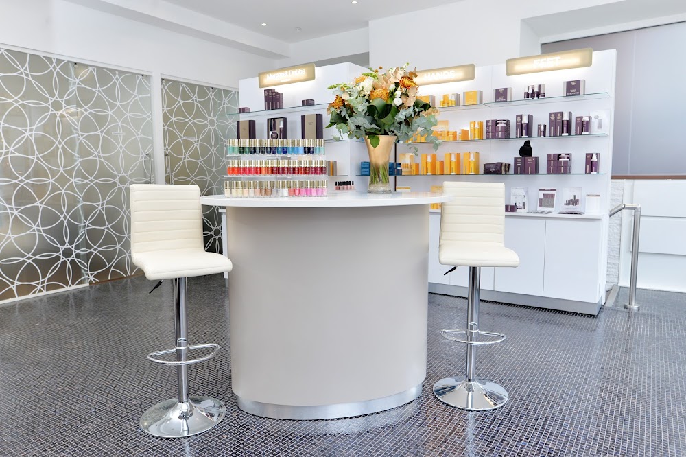 Margaret Dabbs London