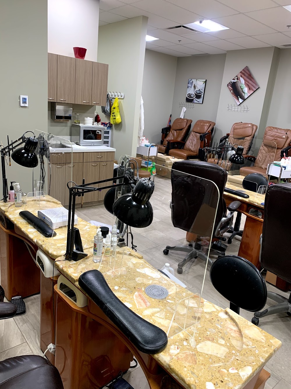 Studio Nails - Sherwood Park Mall