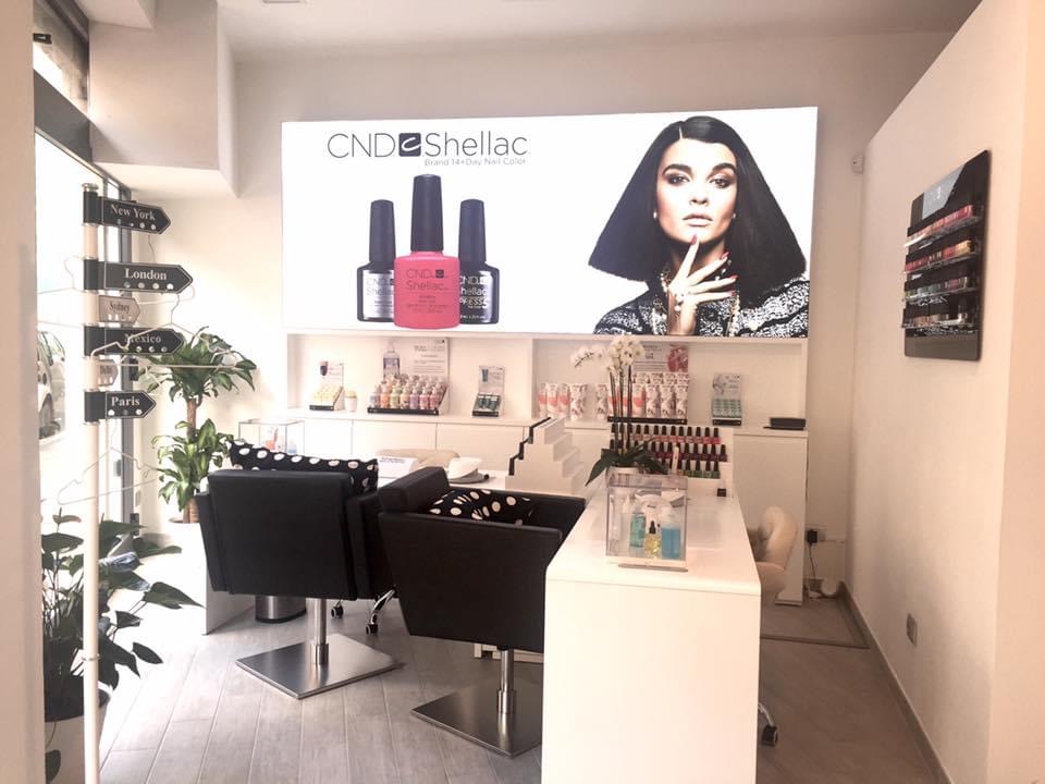Nail Lounge