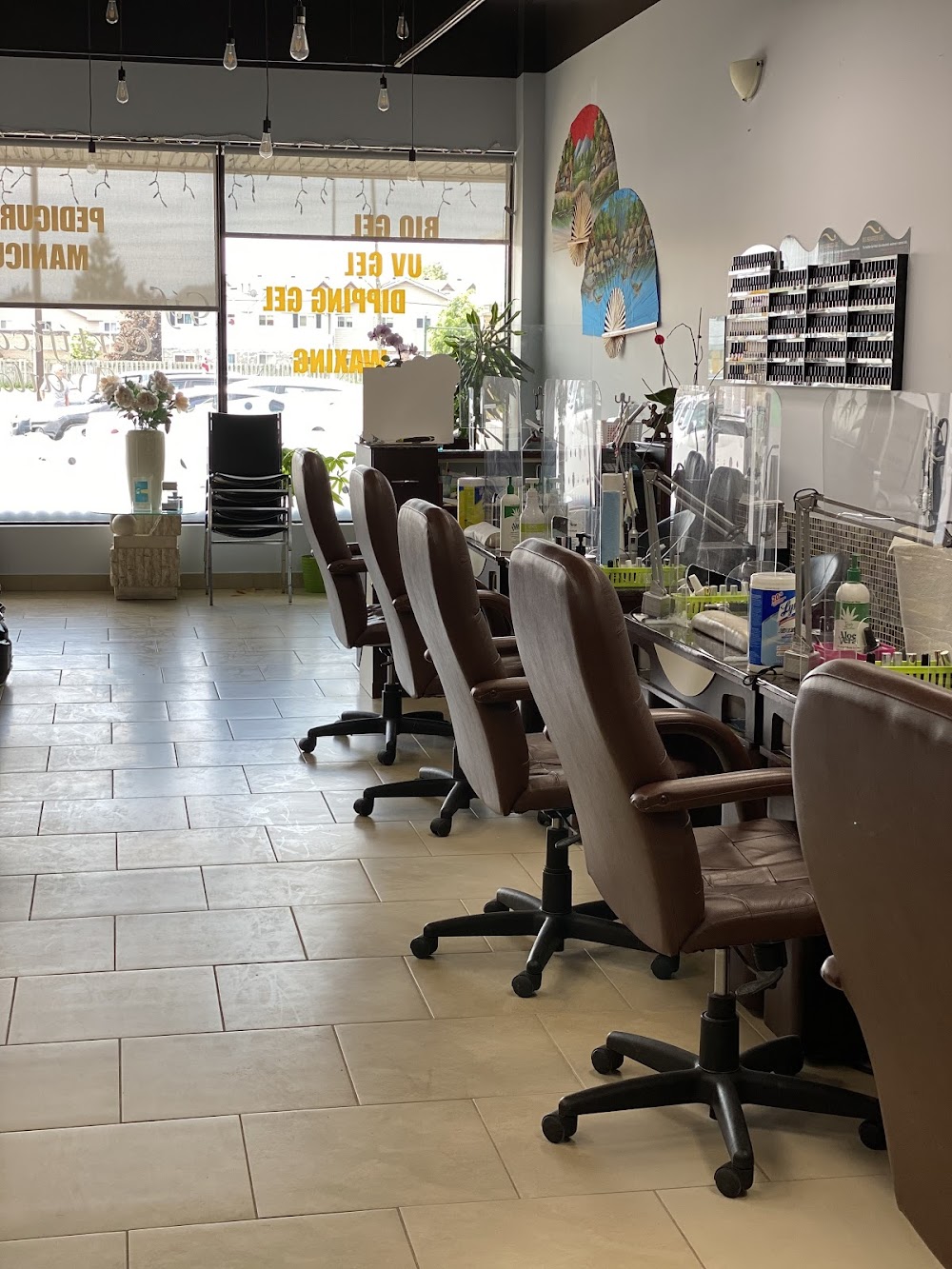 Laura's lovely nails & spa