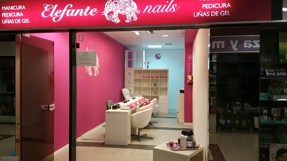 Elefante nails