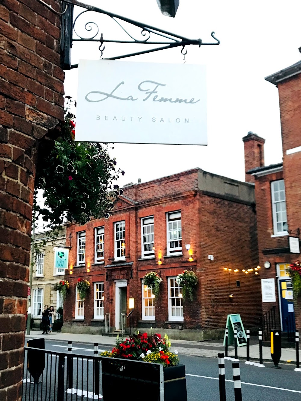 La Femme Beauty Salon