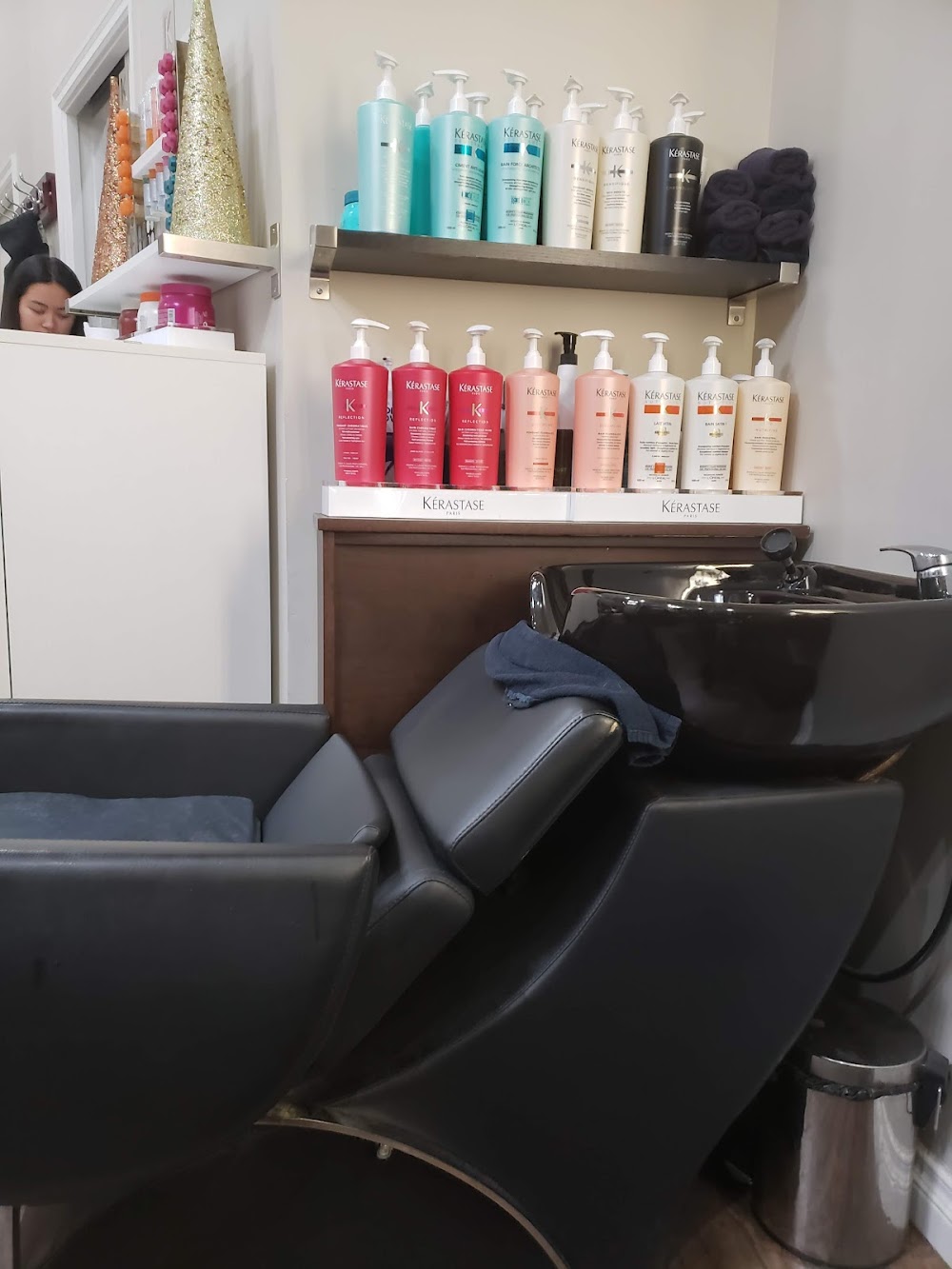 THE Salon Beauty Bar