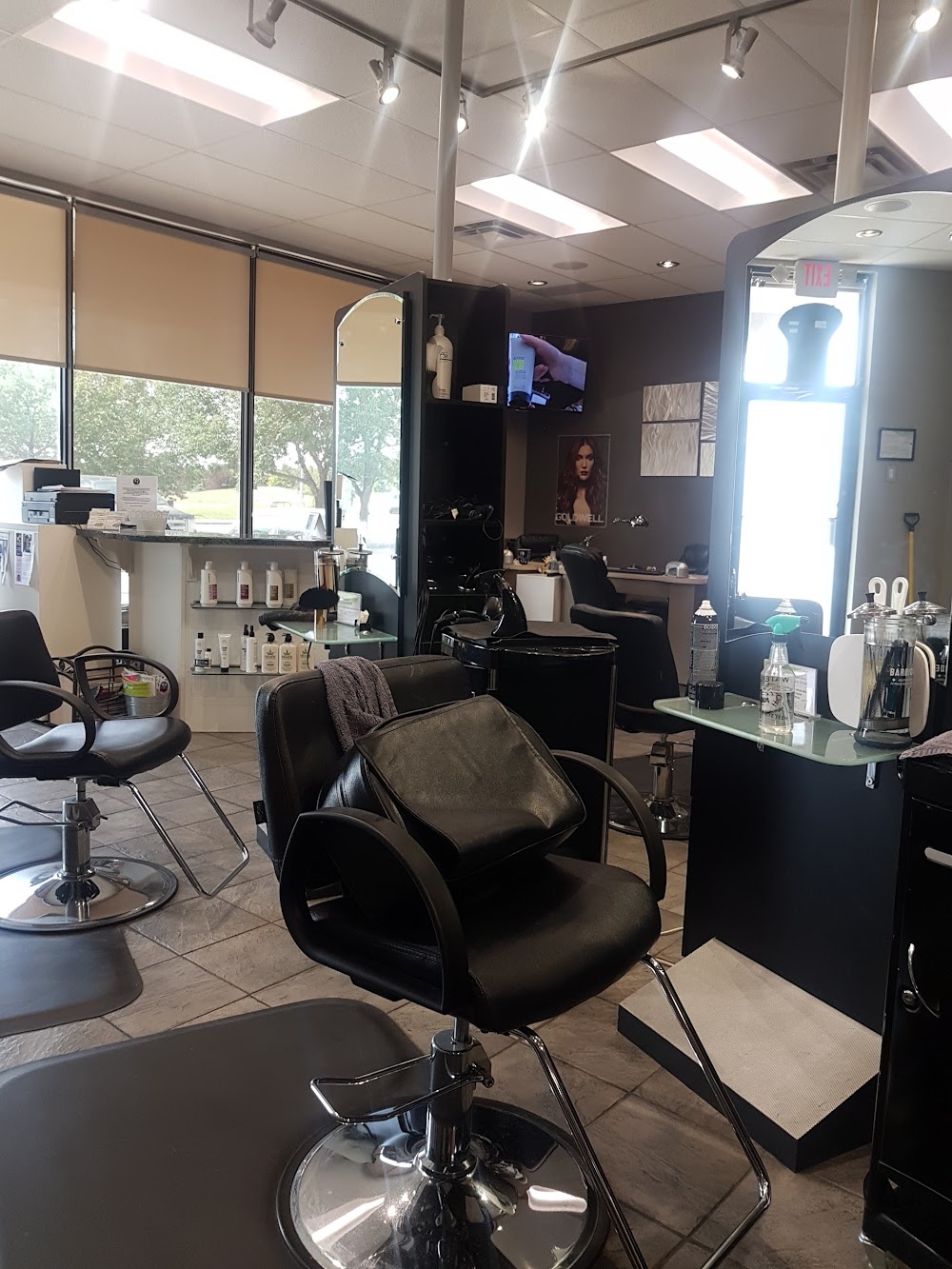 Details Hair and Nail