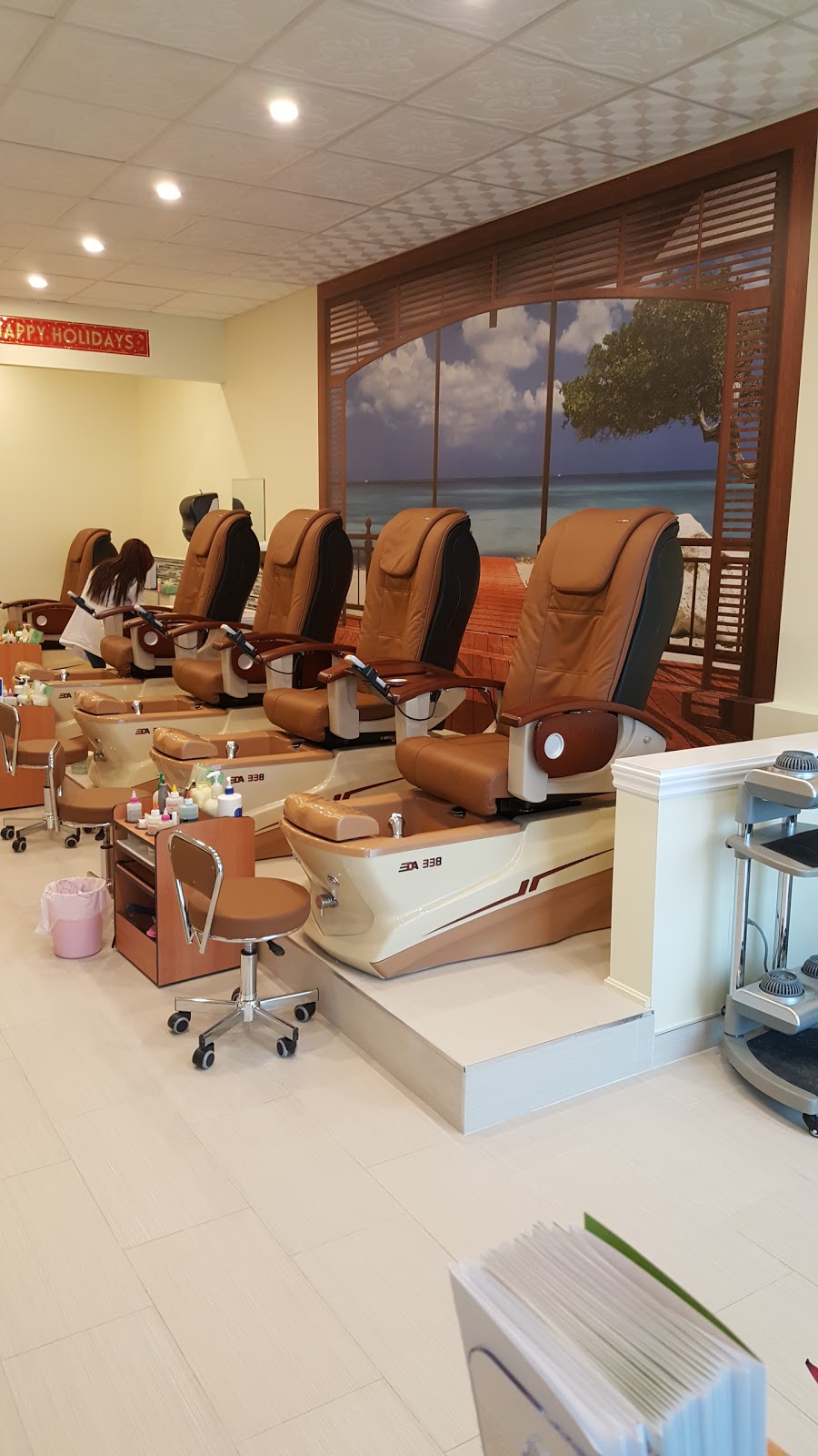 Four Seasons Nails & Spa