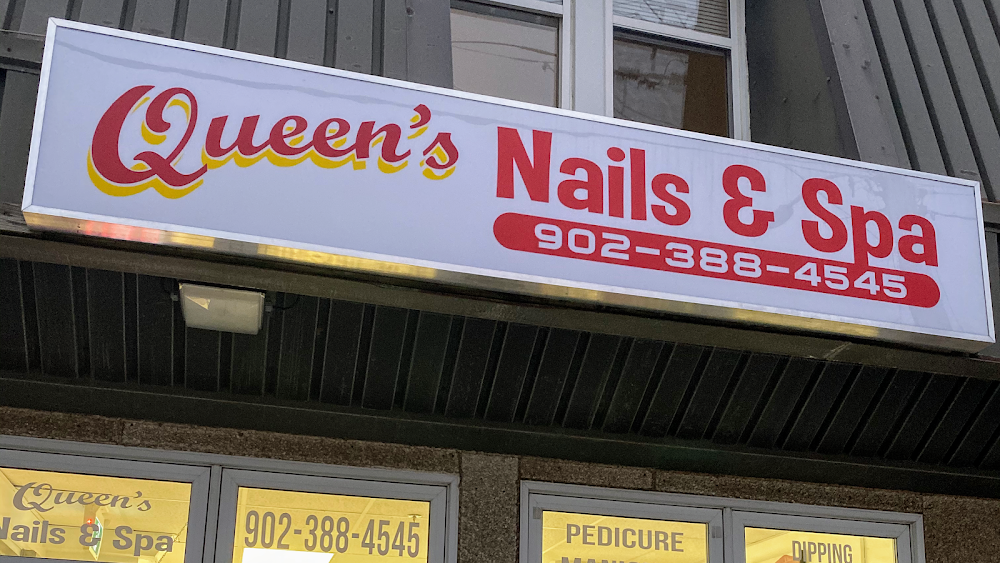 Queen Nails