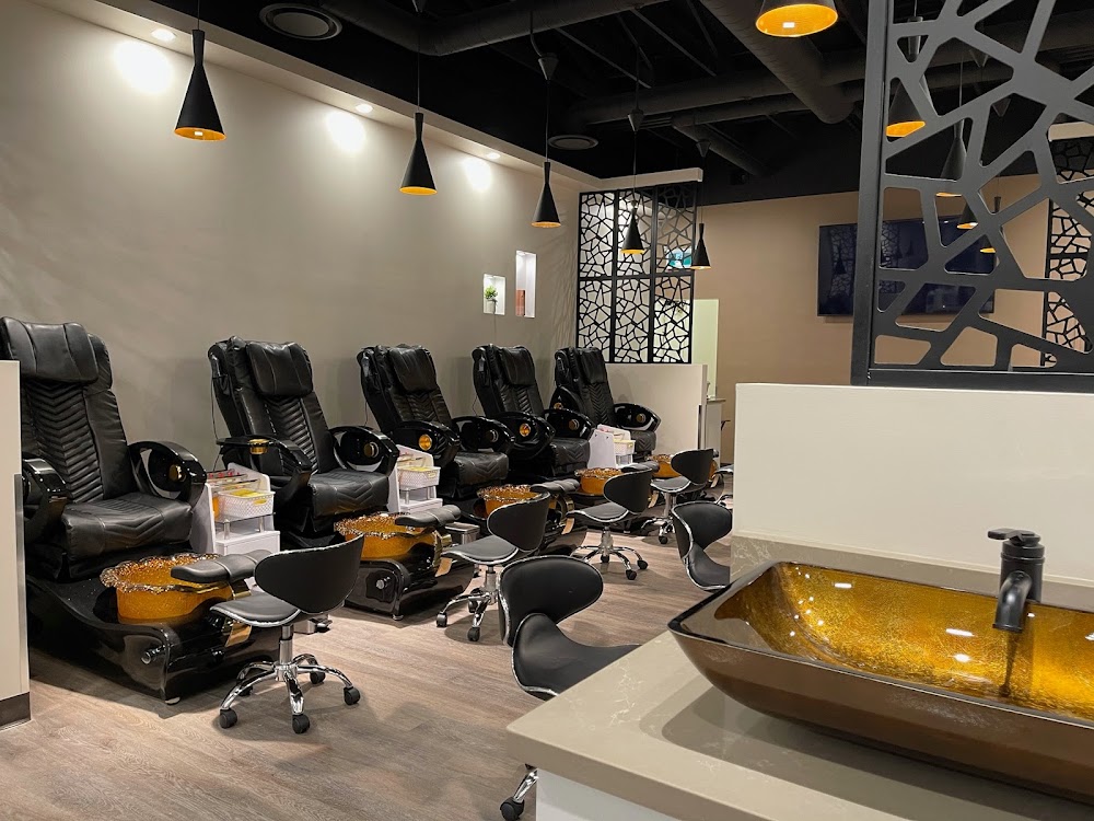 Salón Hana Nails and Spa en Saskatoon en la calle 1844 McOrmond Dr 114