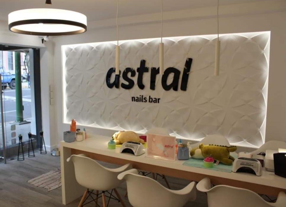 Astral nails bar