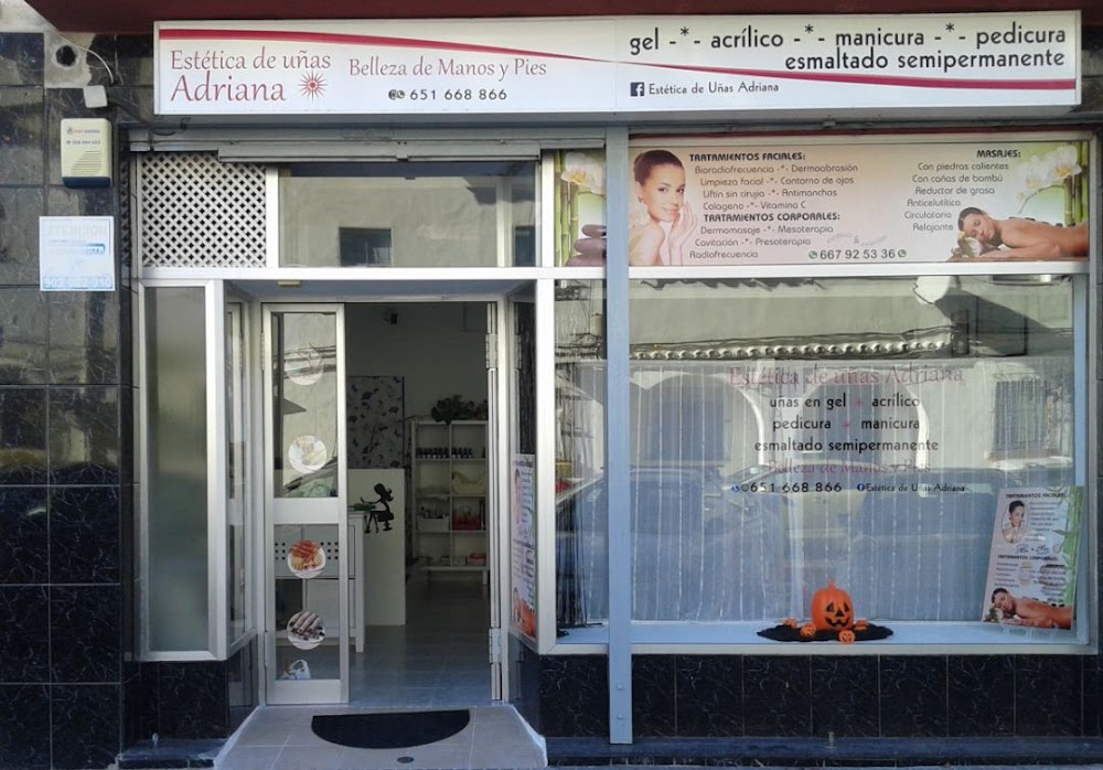 Estetica de uñas Adriana