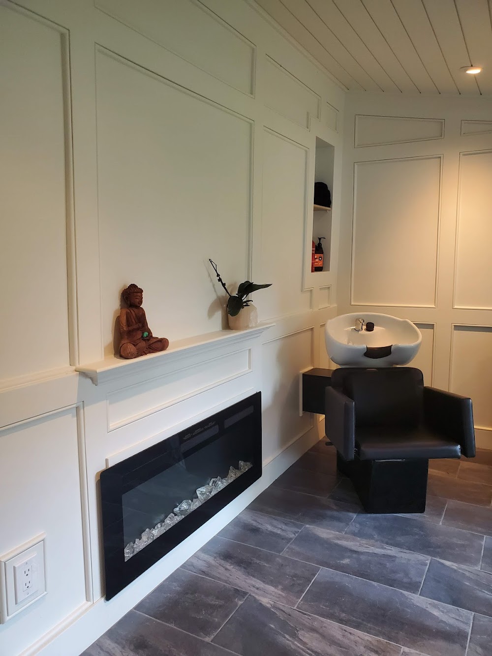 Snip Ripp & Roll Hair Studio