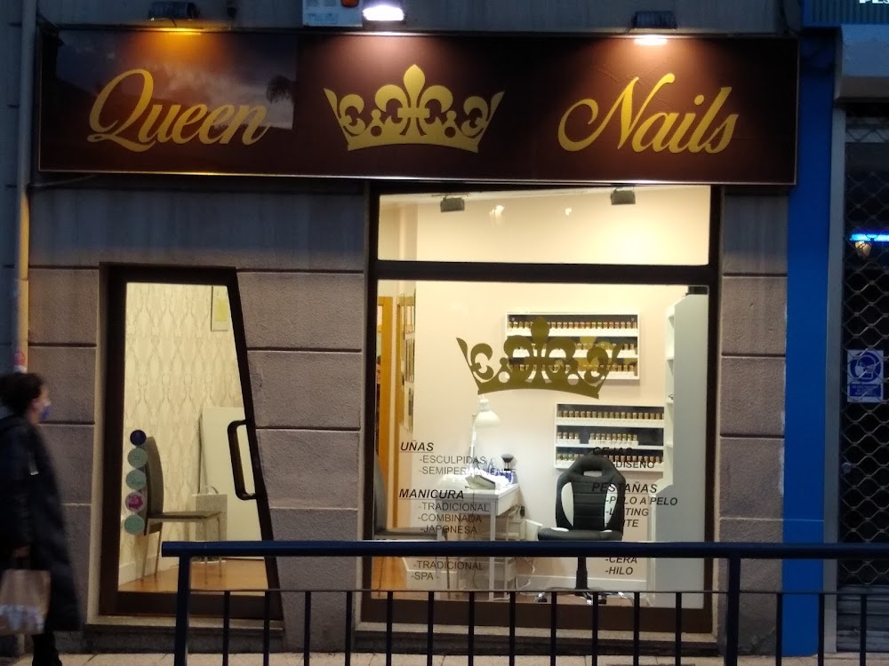 Queen nails