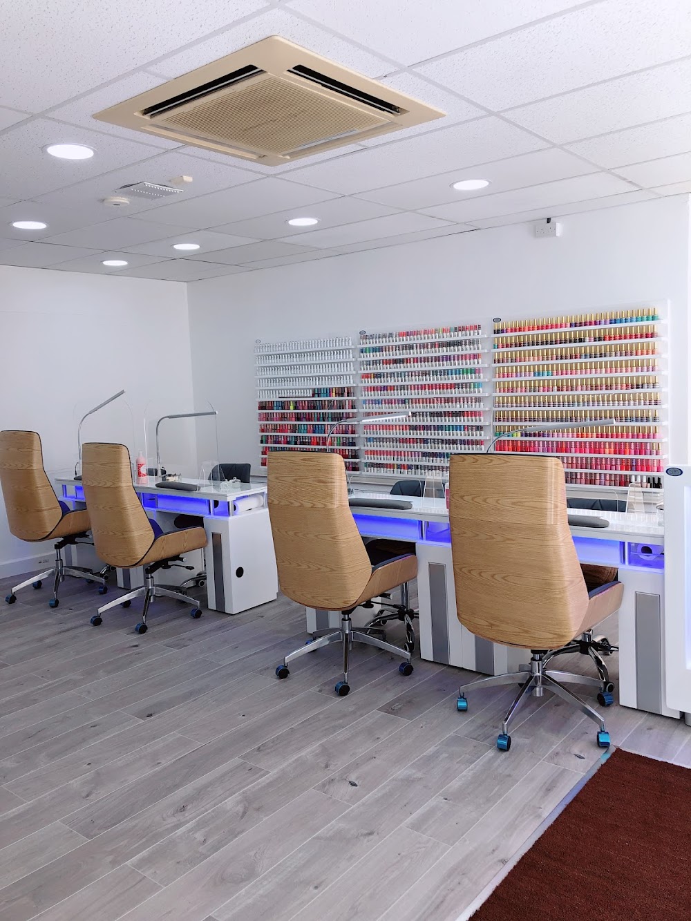 Newmarket Queen's nails