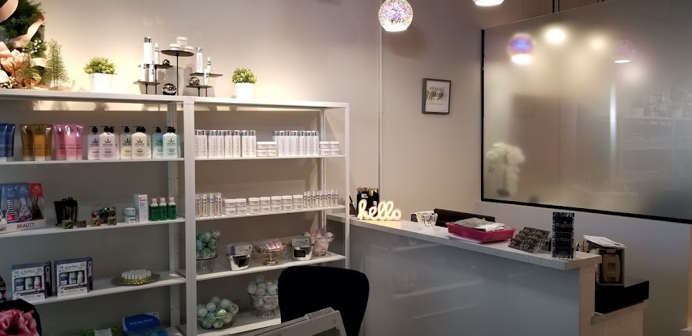 Fuzzy Peach Wax and Beauty Bar