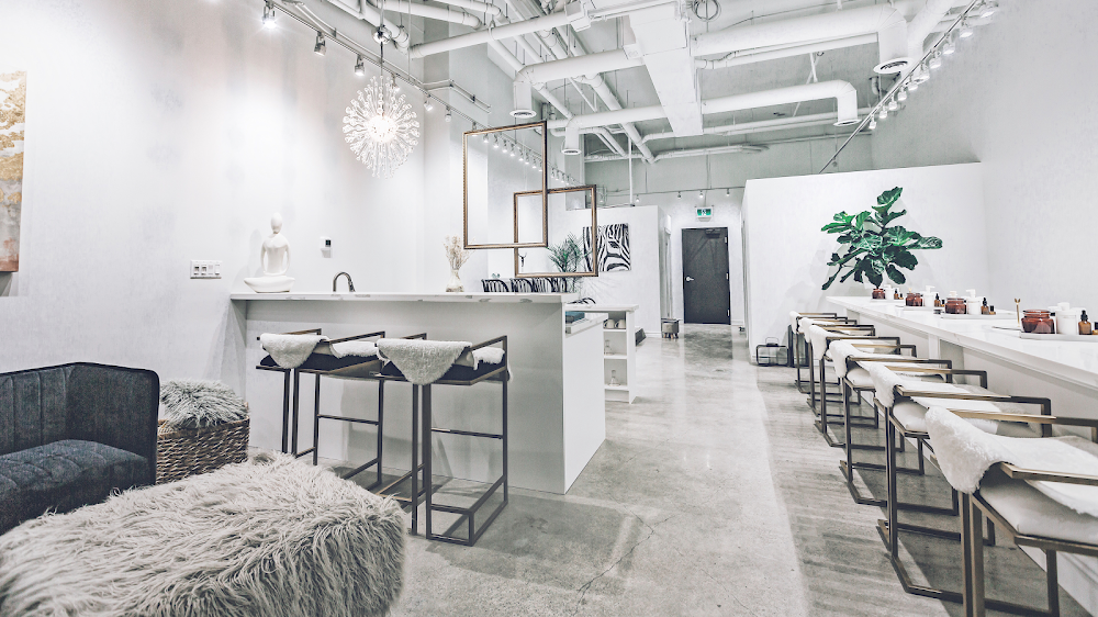 Blanc Nail Bar +Beauty