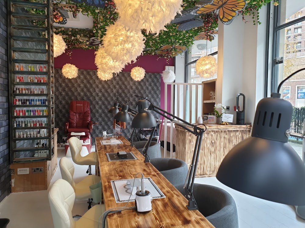 Monarch Beauty & That