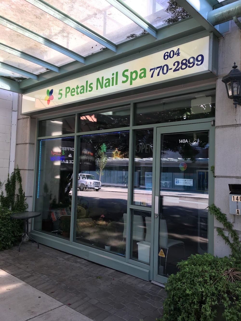 5 Petals Nail Spa