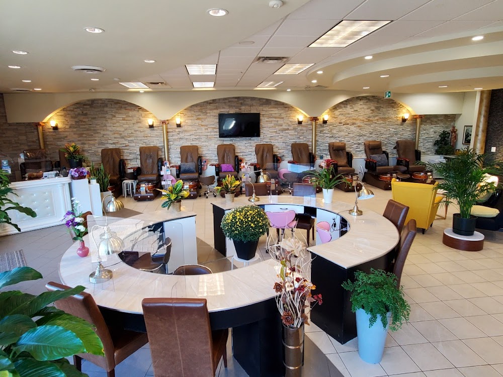 The Nail Palace( under New Management)