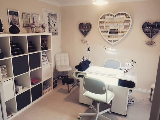 Veronika Halls Nail Artist-Norwich