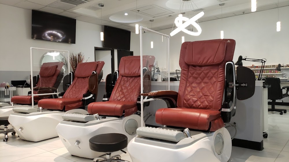 Omnia nails & lashes