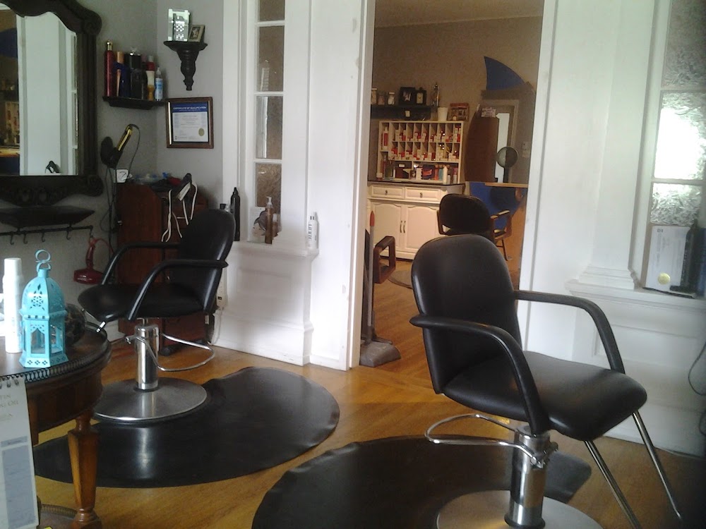 Classic Hairstylist and Infinity Hair Studio