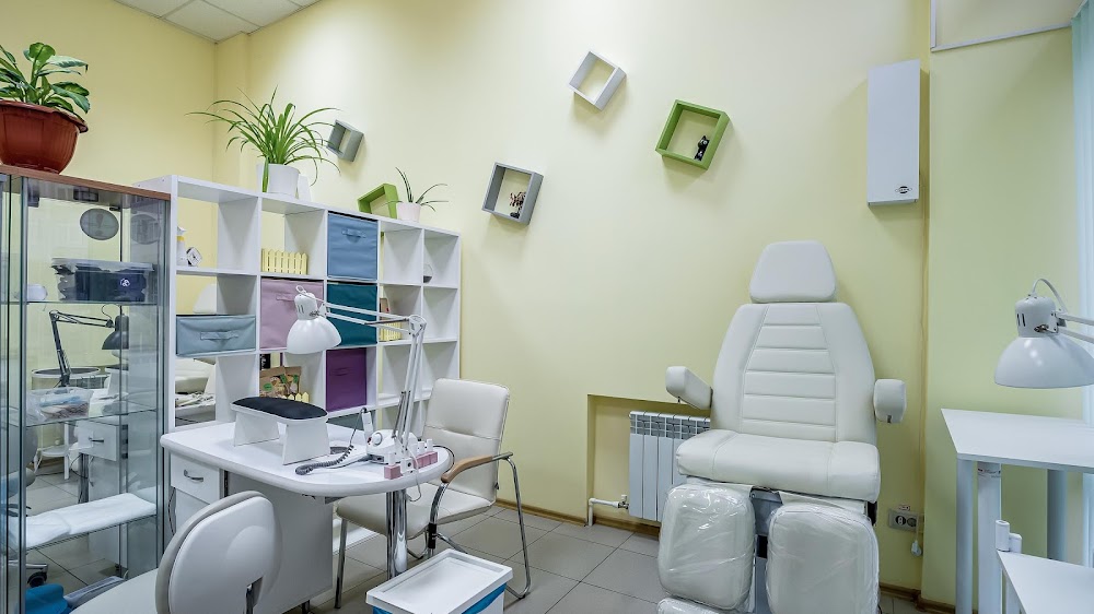 Centr apparatnogo manikura, pedikura