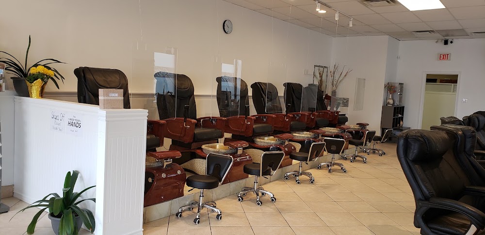 LightningBug Nail Spa (Lavish Nails)