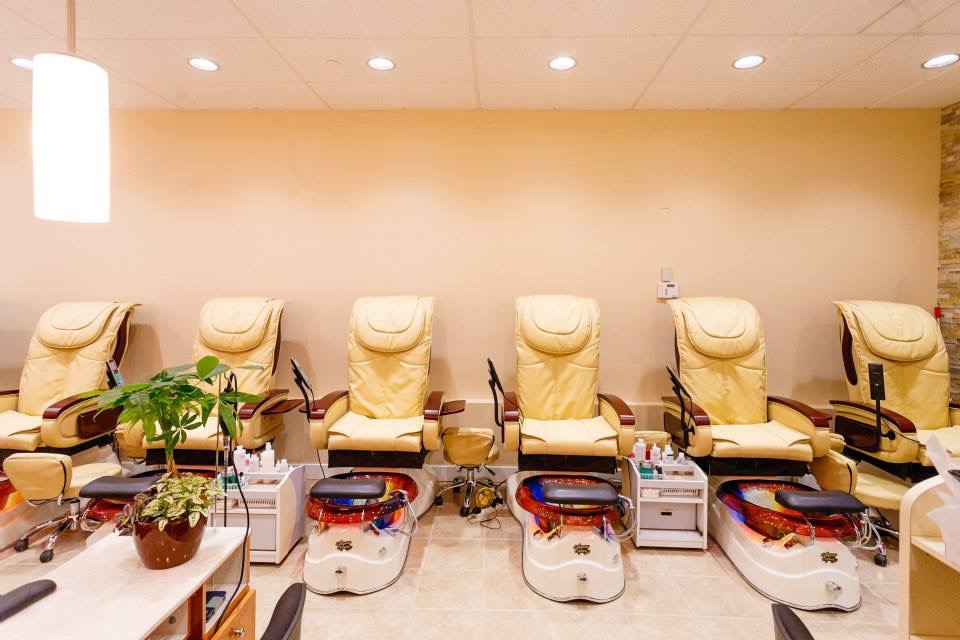 Cali Nails - nails salon Victoria/downtown( pedicure - manicure spa, dipping, waxing, eyelash, acrylic -gel nails )