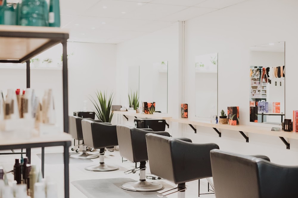 Salón Hair Creations en Beamsville en la calle 5205 King St theYou 💜