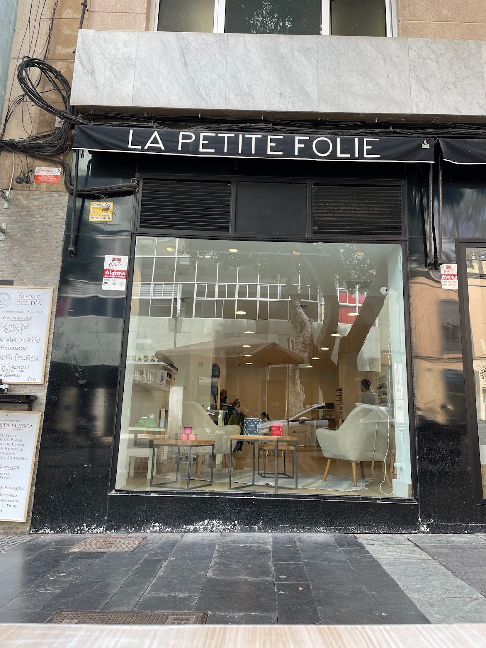 La Petite Folie Nails Spa