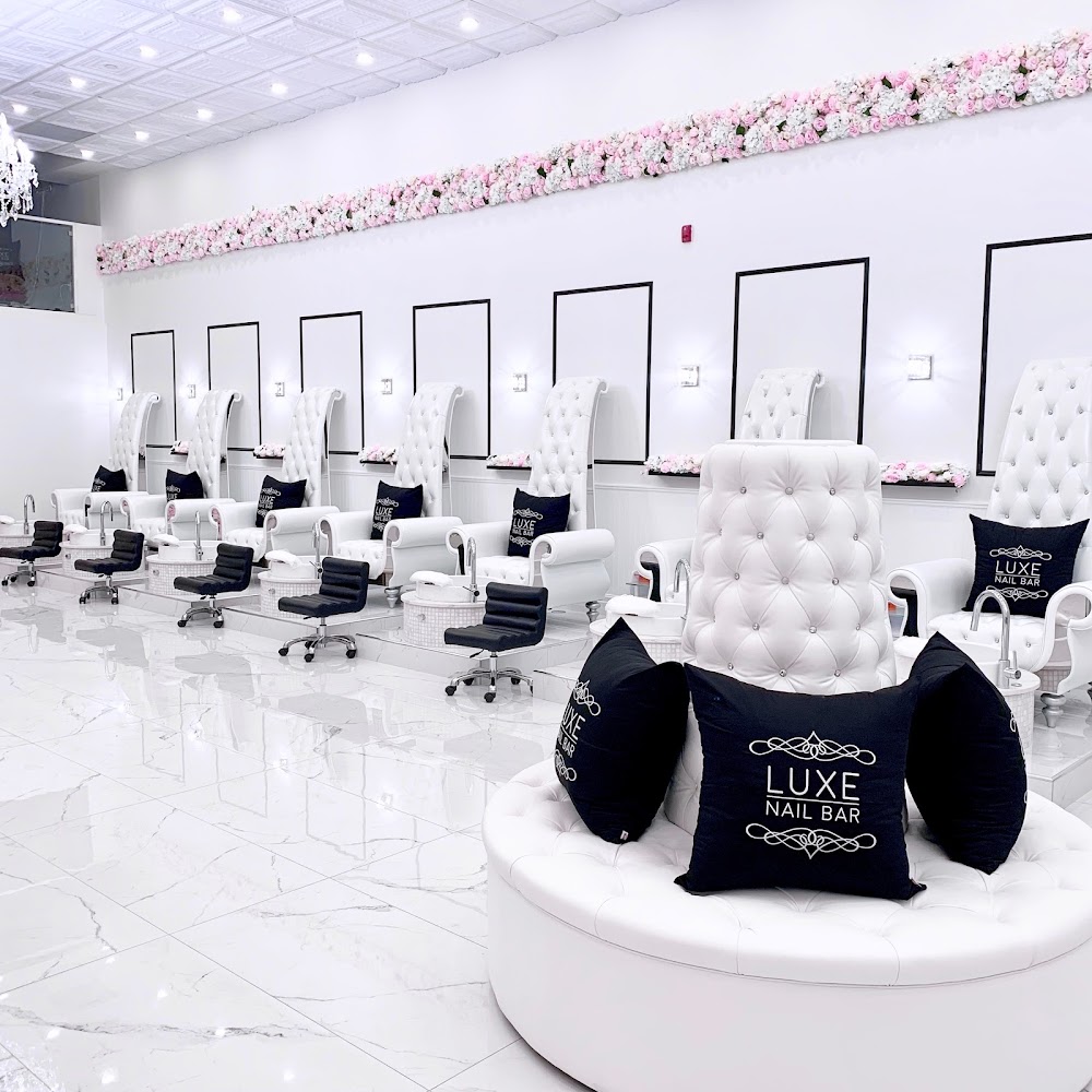LUXE Nail Bar