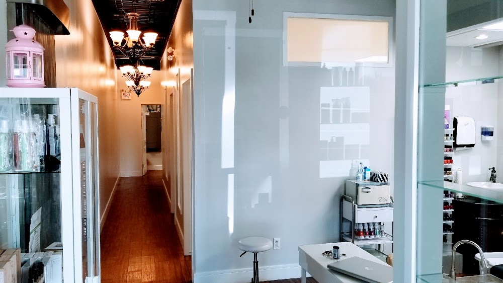 Avleen Skincare & Threading Studio