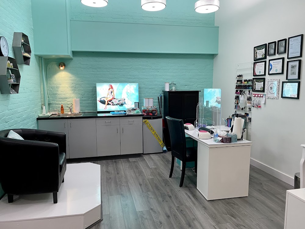 Bombshell Beauty Salon