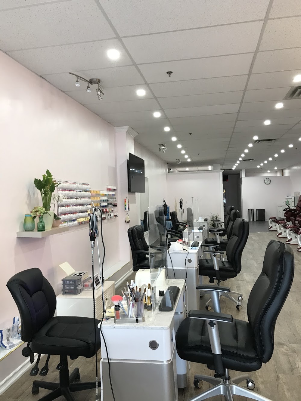 Niagara Central Nail & Spa