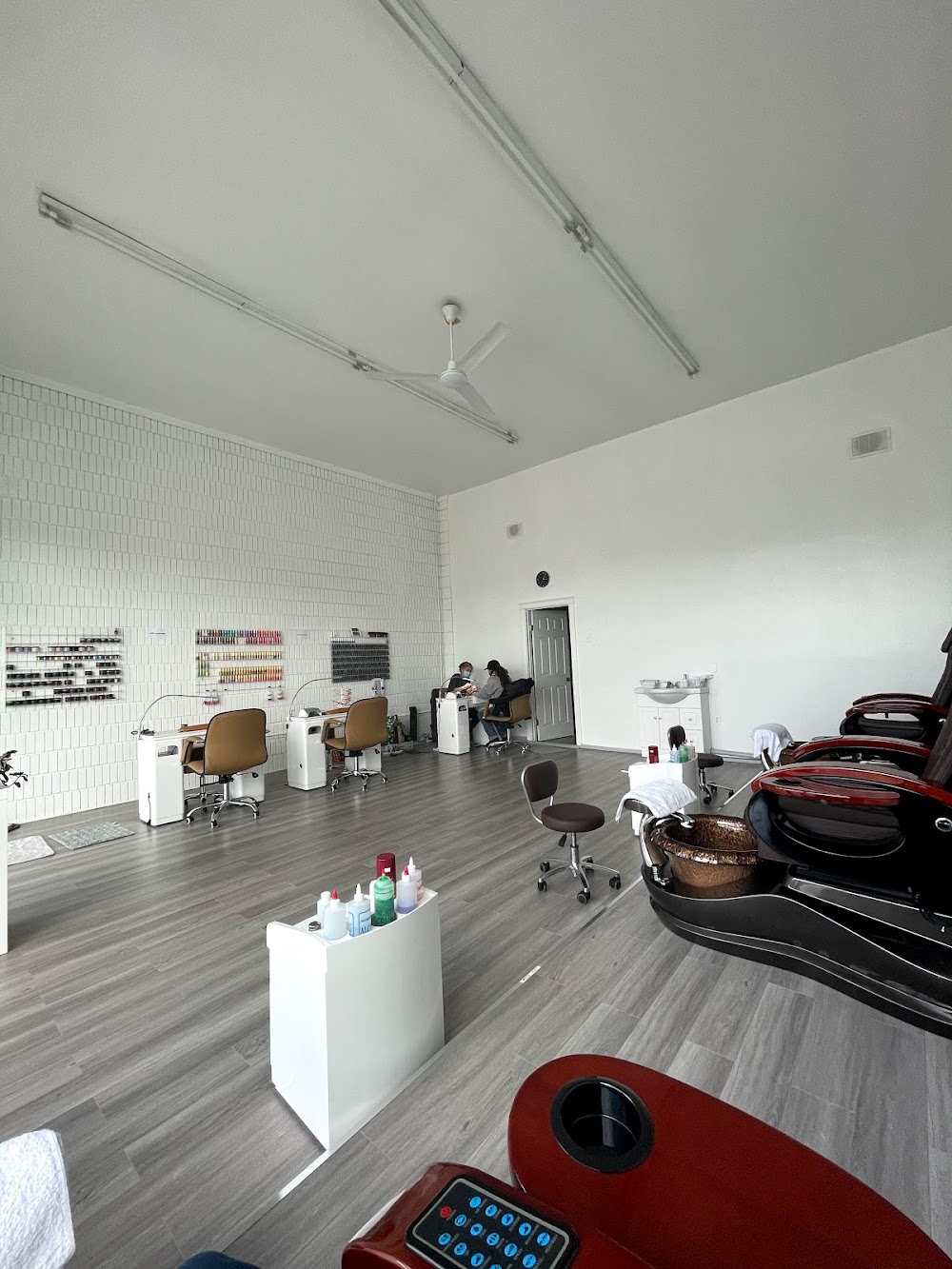 Royal Nails & Beauty Supply LTD