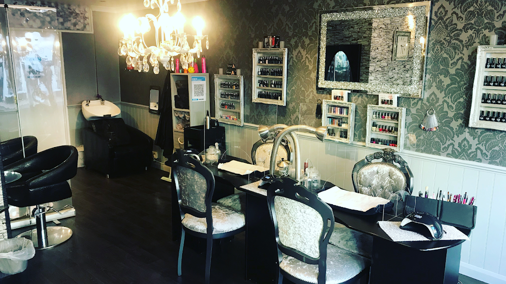 Hayley's Hands & Beauty