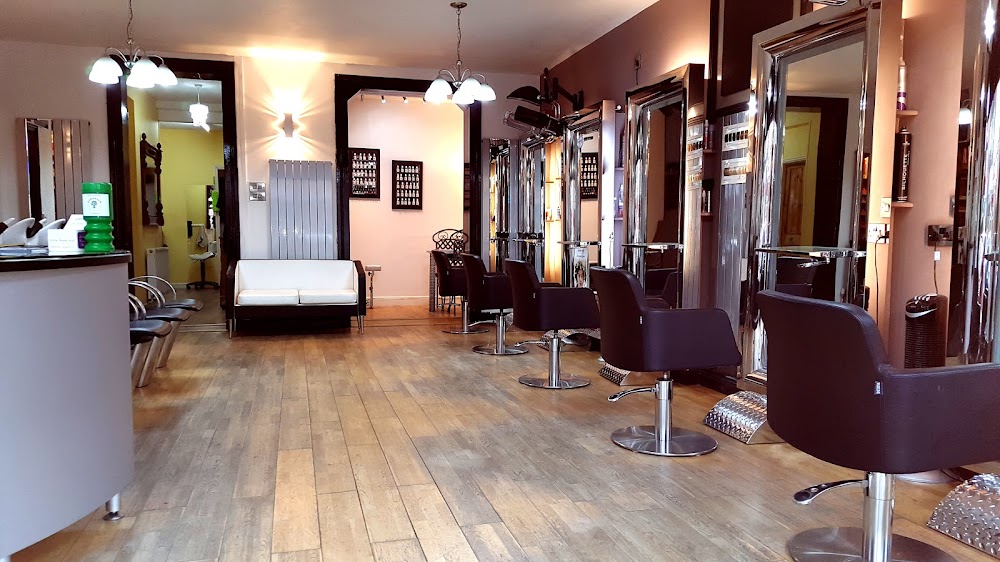 Pampered Head 2 Toe - Hair, Beauty, Nails, Caci, Spray Tanning & Ear & Nose Piercing Centre