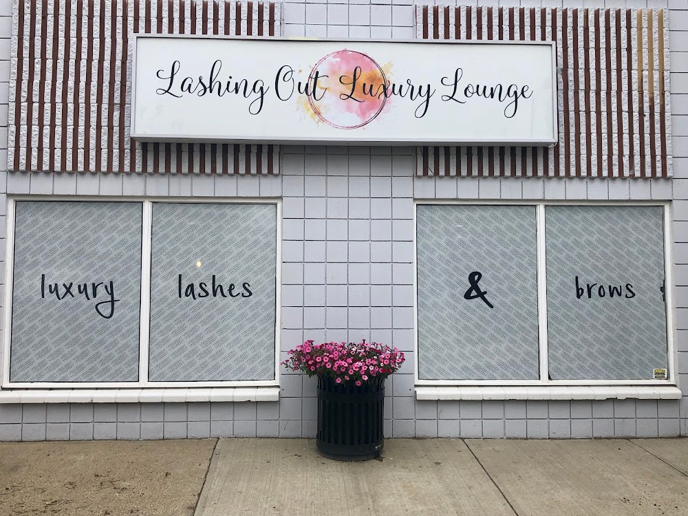 Lashing Out Luxury Lounge