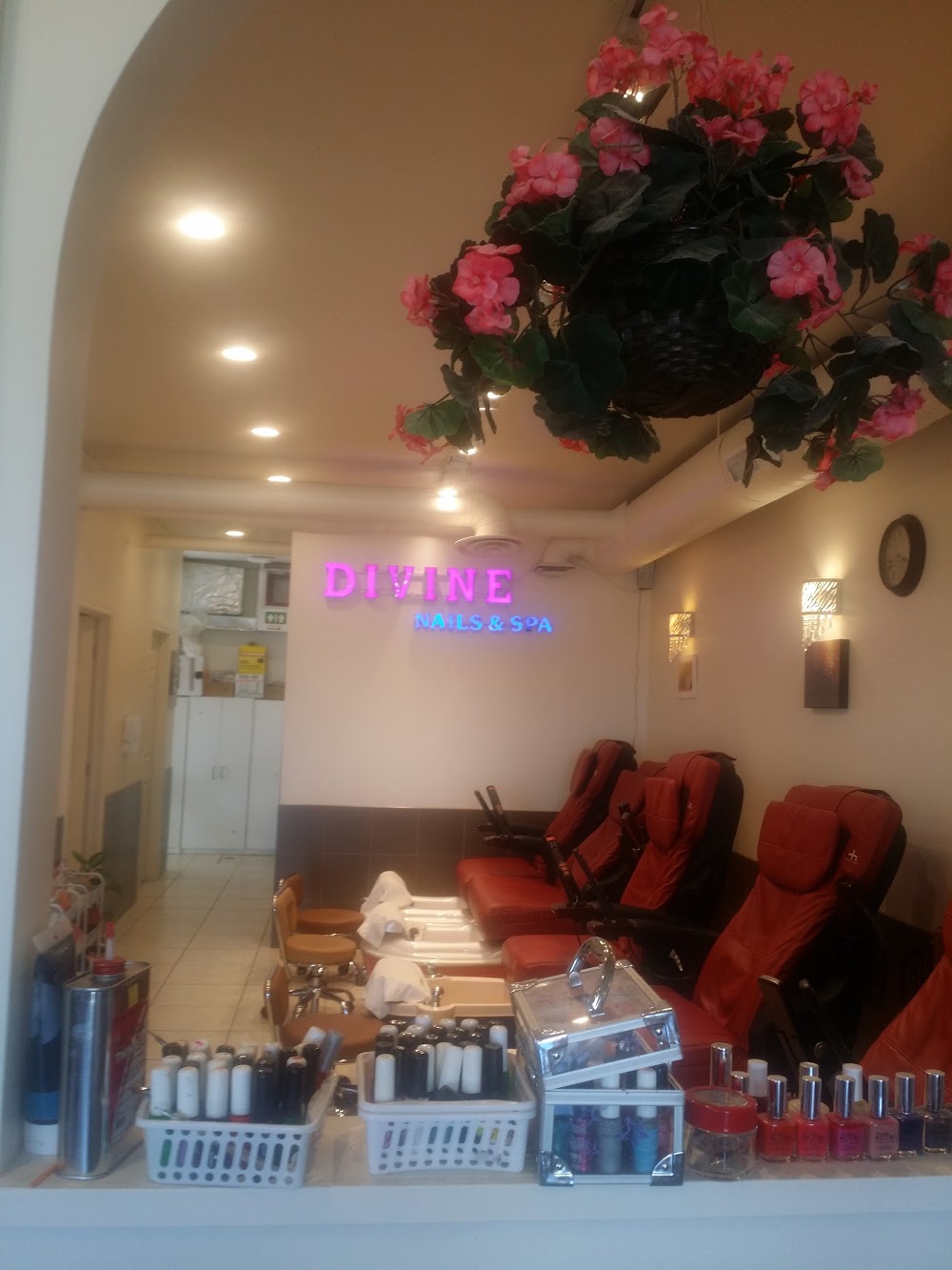 Divine Nails & Spa 3