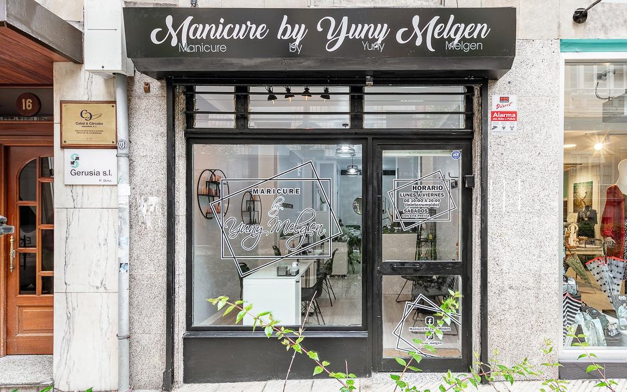 Manicure by yuny melgen
